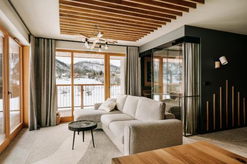 Apartamenty Riders Lodge Kościelisko Chotarz Bór — 4-Star Luxury Hotel in Koscielisko, Poland