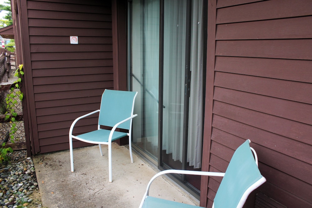 Fireside Inn & Suites Gilford - photo 25