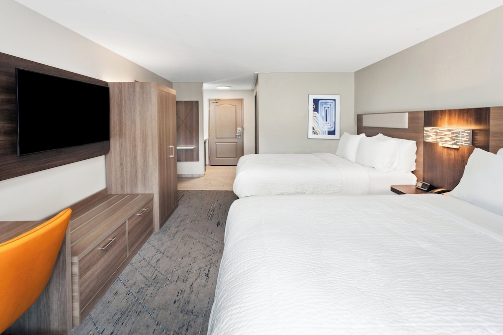 Holiday Inn Express & Suites Port Washington by IHG - photo 12