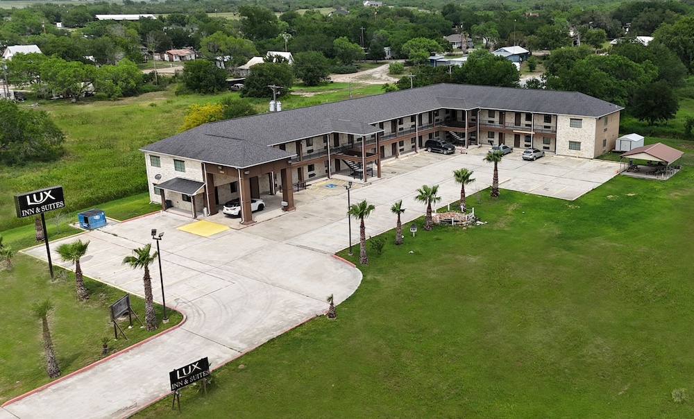 Lux Inn And Suites — Three Rivers