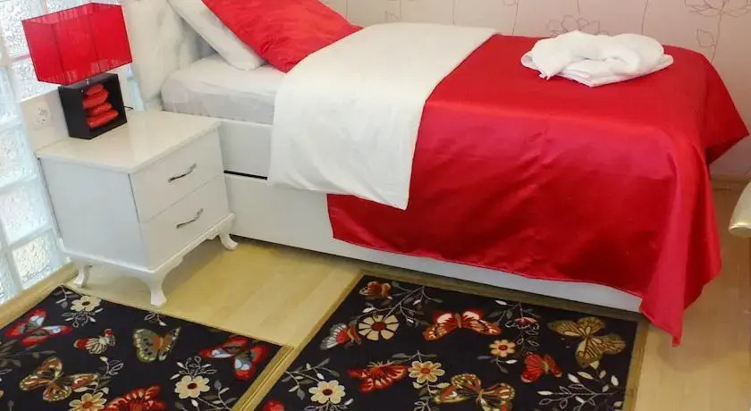 Panagou Studios - carbon neutral hotel in Skopelos