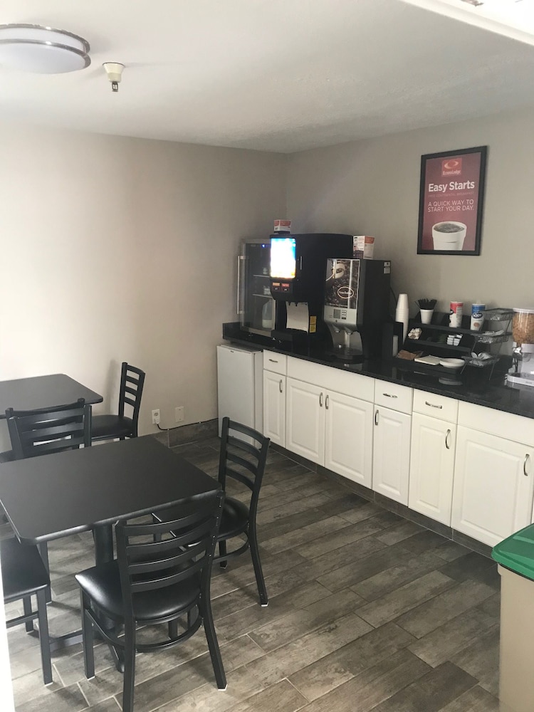 Ameri Stay Inn & Suites - photo 15