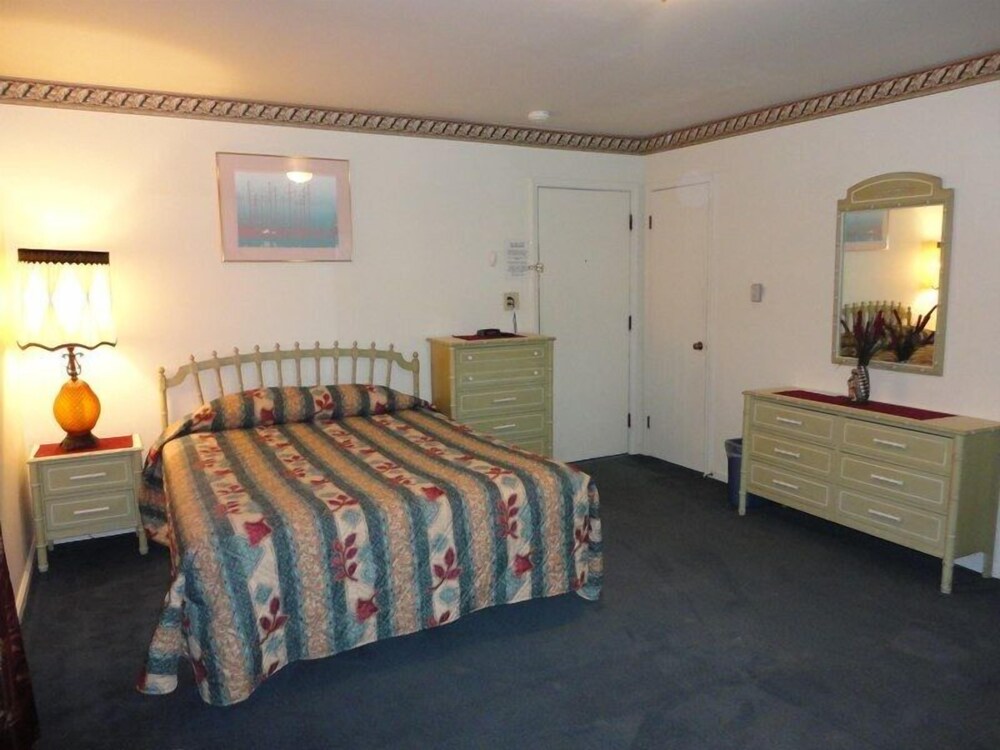 Theater Motel - photo 11