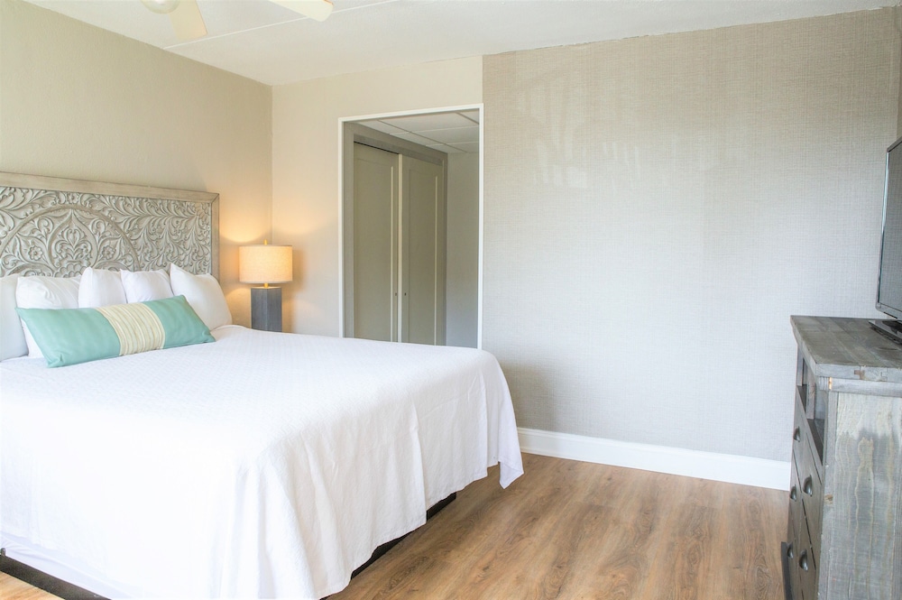 Bristol Plaza Resort Motel - photo 8