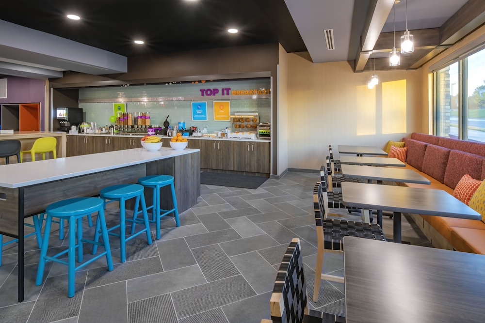 Tru By Hilton Omaha I 80 at 72nd Street NE - photo 14