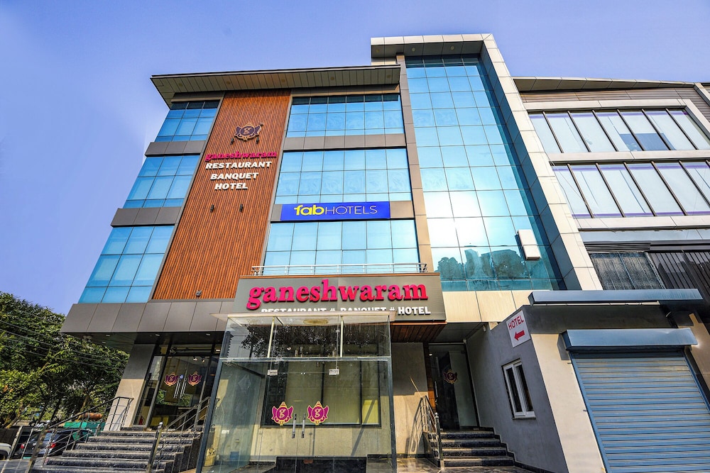 FabHotel Ganeshwaram 141 - last minute hotel in Noida