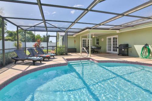 Sand Dollar - carbon neutral hotel in Bradenton
