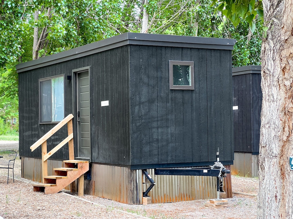 Cedar Creek Lodging & RV Park - photo 23