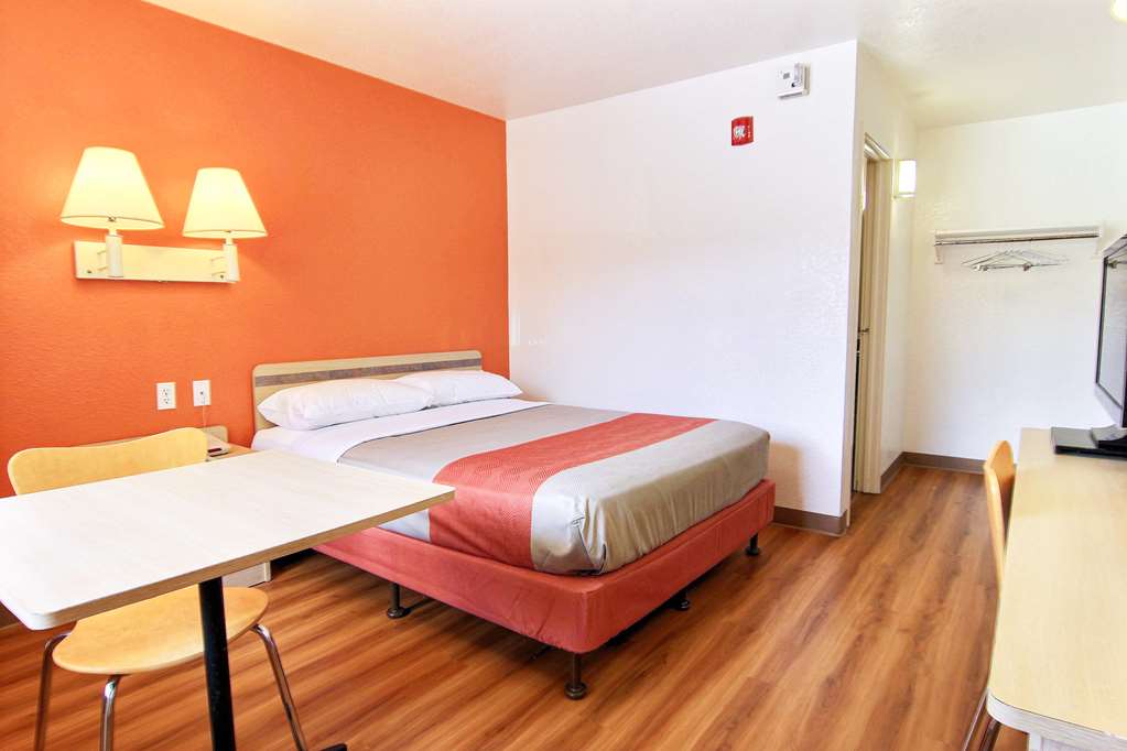 Motel 6 Kingsville TX - photo 19