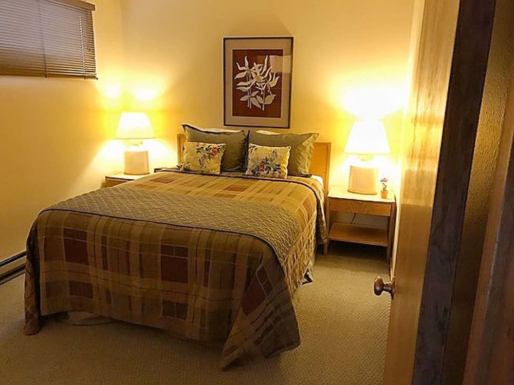 Jackson Hole Vacation Condominiums; a VRI resort - photo 7