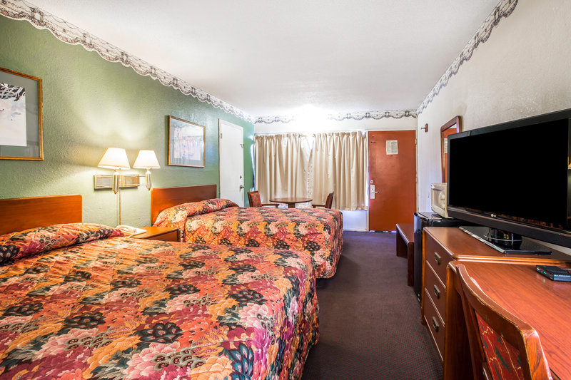 Relax Inn Milledgeville - photo 23