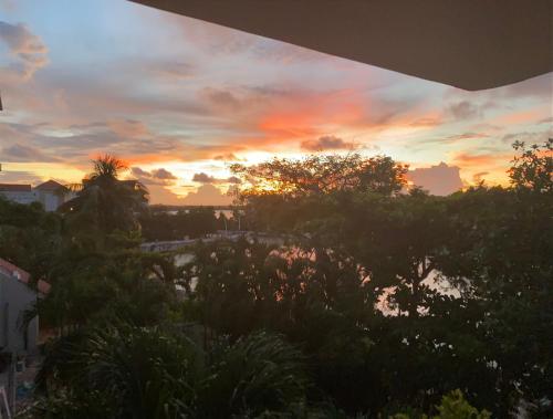 Sunset & Boat Watching Balcony SOL QR LTL 2025 00508 — 4-Star Luxury Hotel in Puerto Aventuras, Mexico