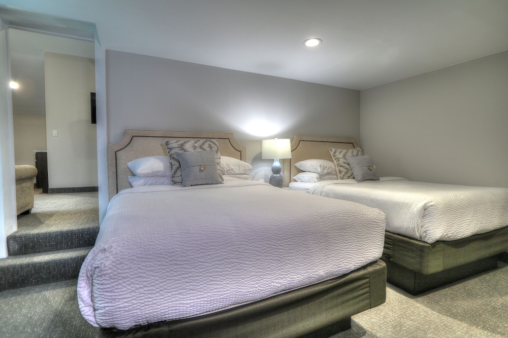 River Edge Inn - photo 18
