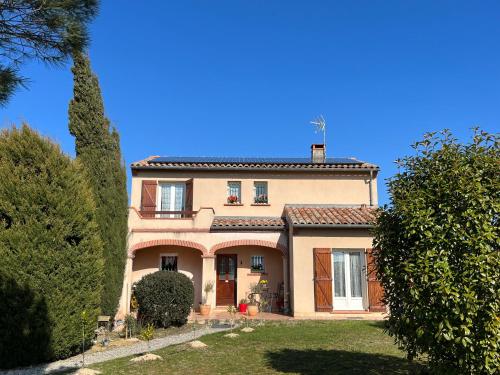 Gîte aux papillons — hotel in La Garde