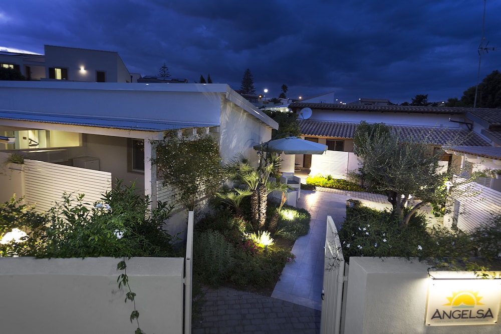Angelsa Holiday Accommodation - carbon neutral hotel in Modica