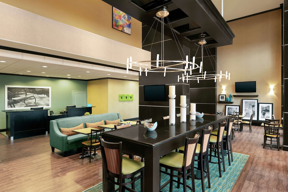 Hampton Inn & Suites Houston Pasadena - photo 3