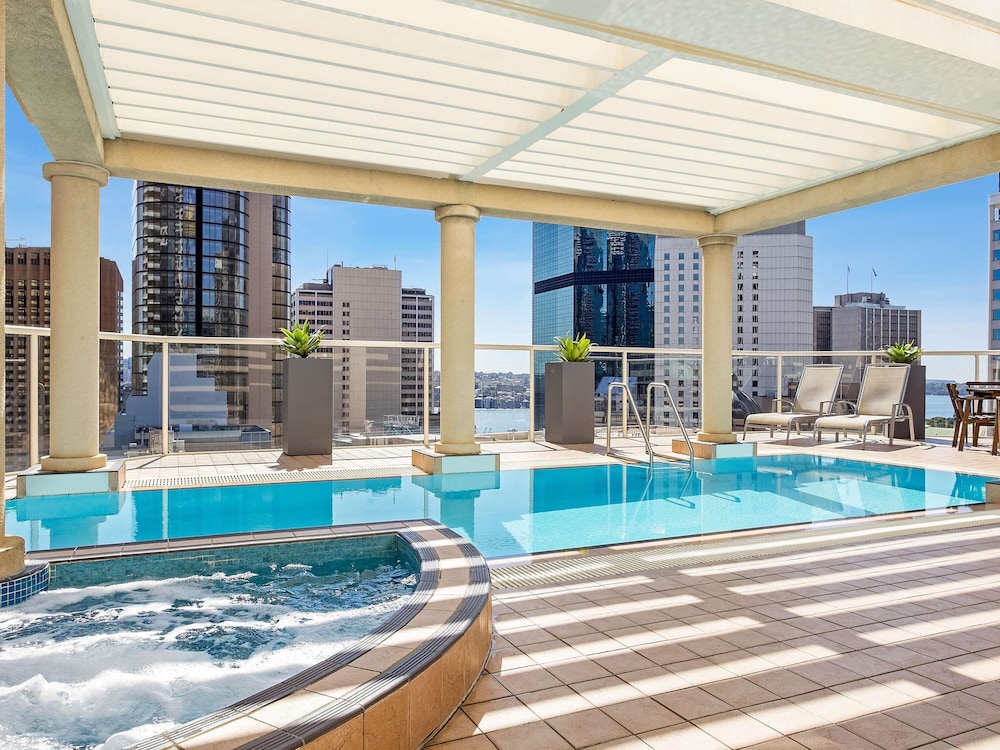 Mantra 2 Bond Street Sydney — 4-Star Luxury Hotel in Sydney, Australia