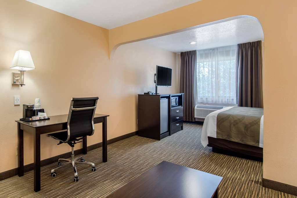 Quality Inn & Suites Albuquerque North near Balloon Fiesta Park - photo 20