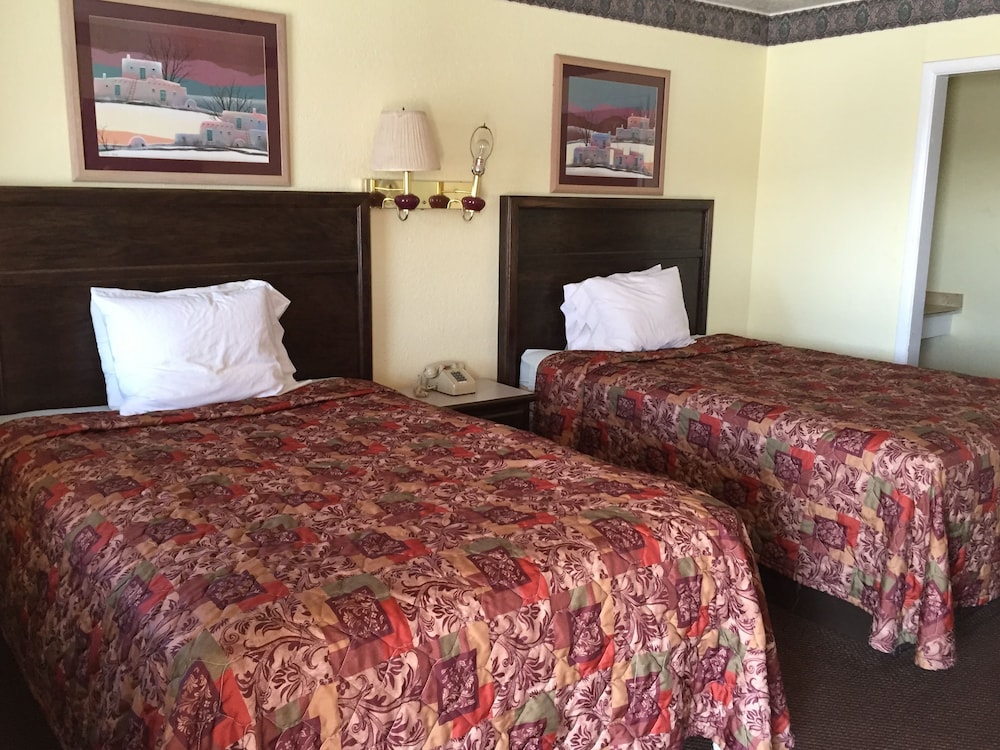 Economy Inn — Ada — photo 5