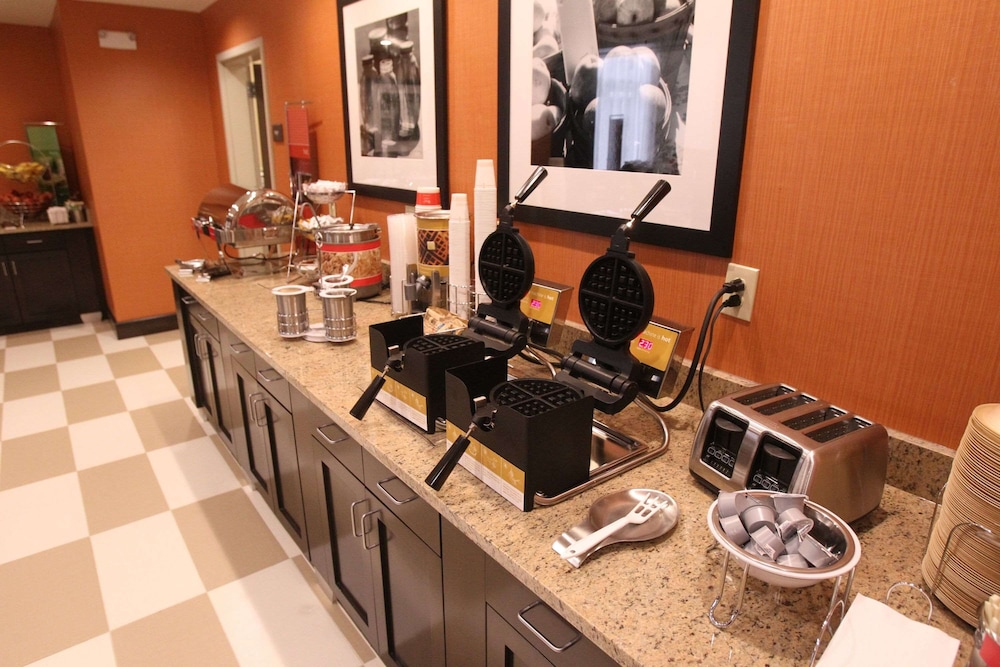 Hampton Inn & Suites Seneca Clemson Area - photo 53