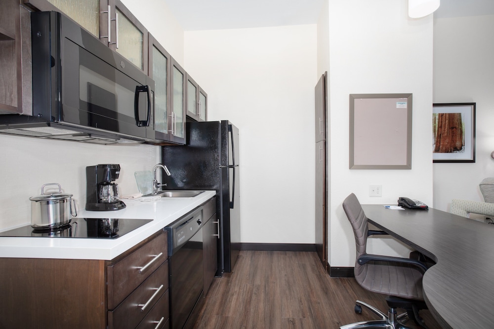 Candlewood Suites Cheyenne by IHG - photo 15
