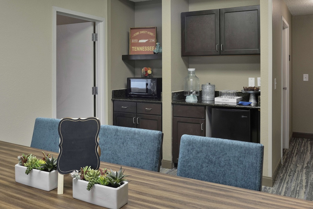 Hampton Inn Collierville - photo 19