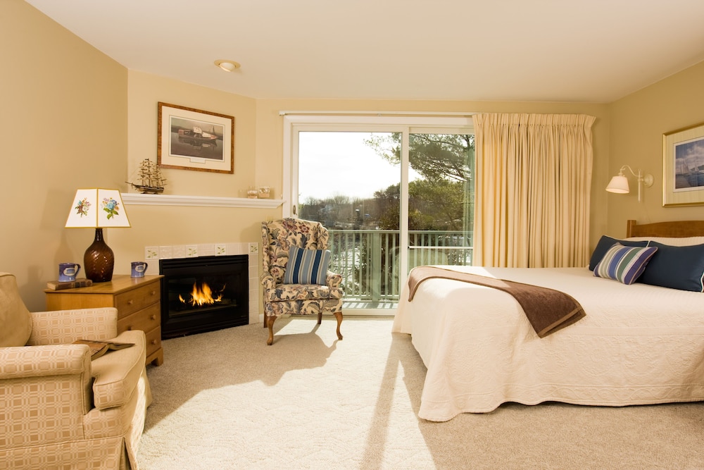Dockside Guest Quarters & Restaurant - photo 24