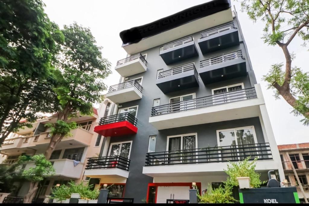 RJK Sector 49 Residency Near Huda Metro Station