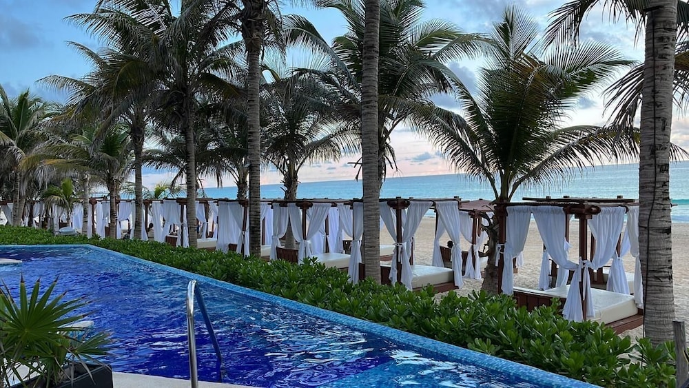 Flamingo Cancun All Inclusive