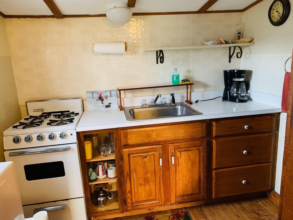 Carroll Motel & Cottages - photo 55