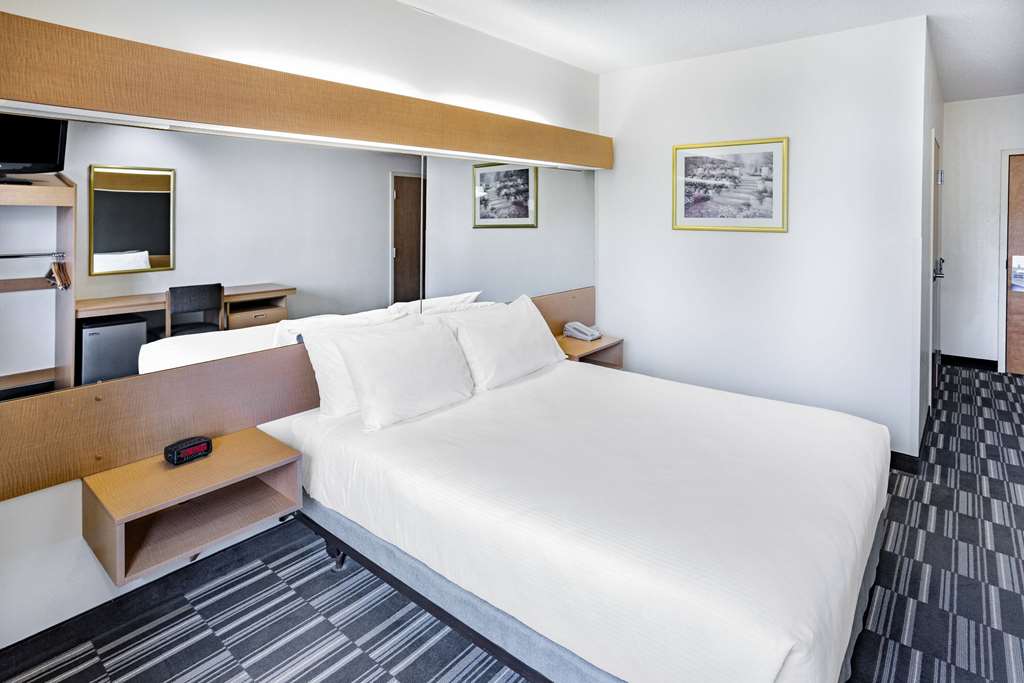 Microtel Inn & Suites by Wyndham Plattsburgh - photo 18