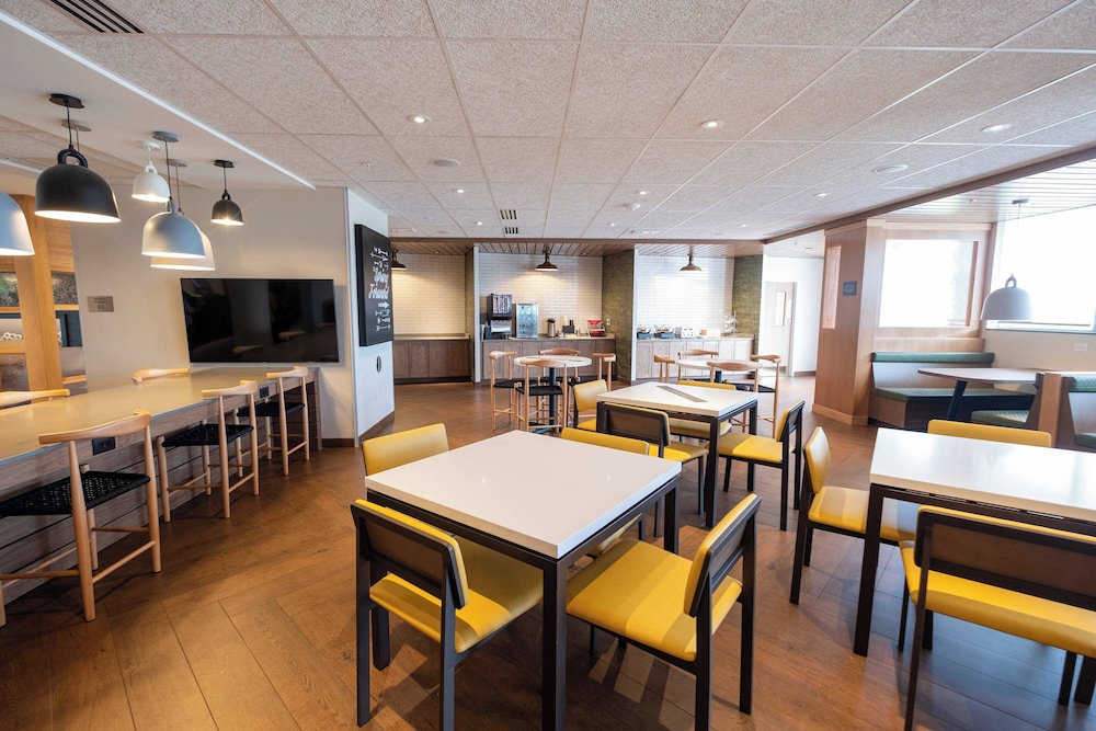 Fairfield Inn & Suites by Marriott Fond du Lac - photo 17