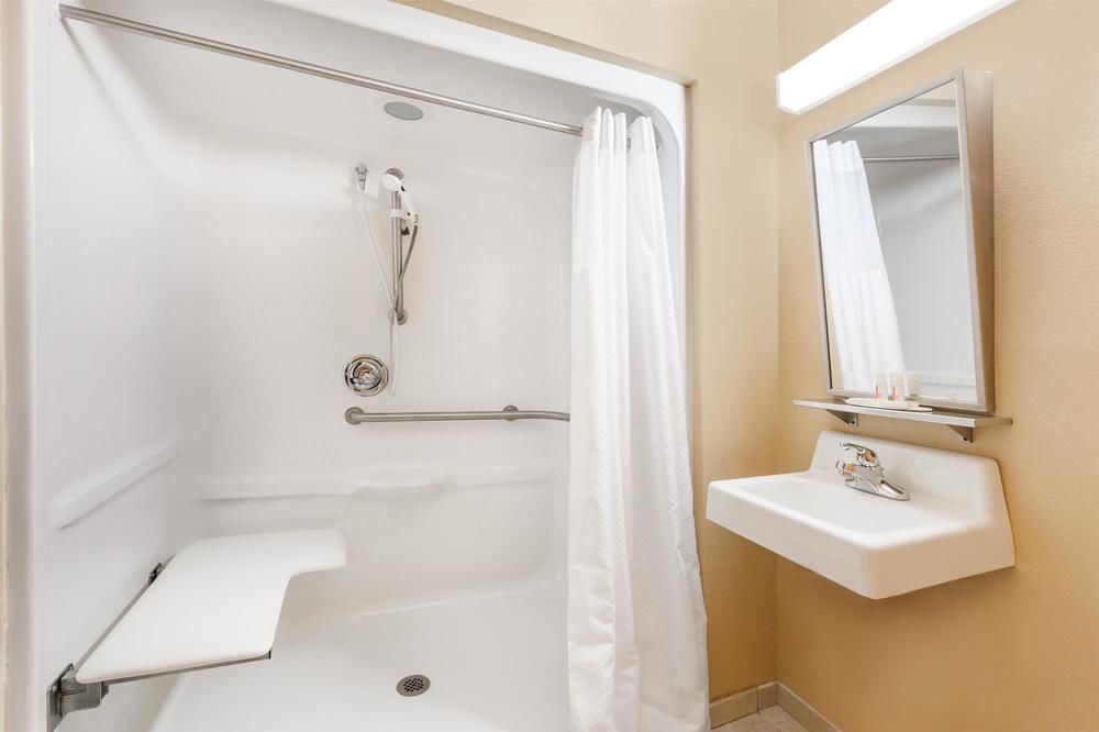 Microtel Inn & Suites by Wyndham Verona - photo 7