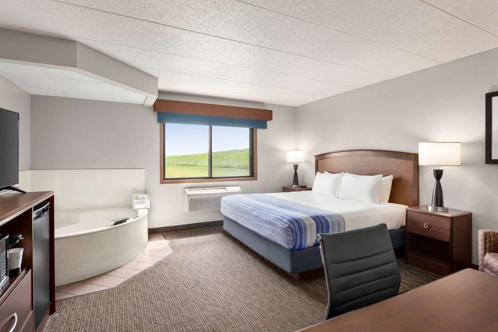 AmericInn by Wyndham Sauk Centre - photo 35