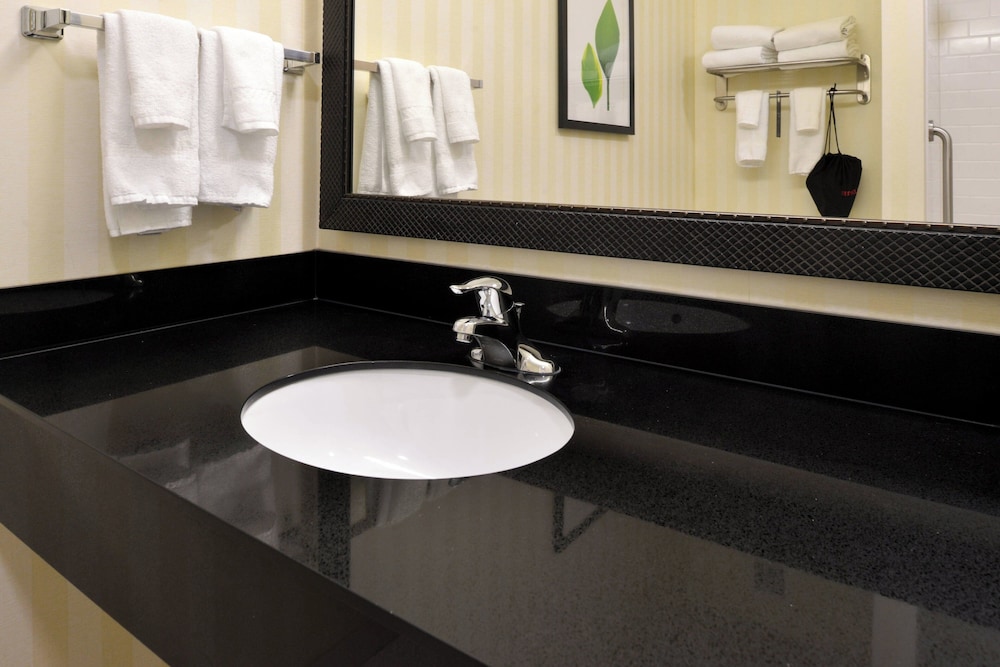 Fairfield Inn & Suites Cedar Rapids - photo 31