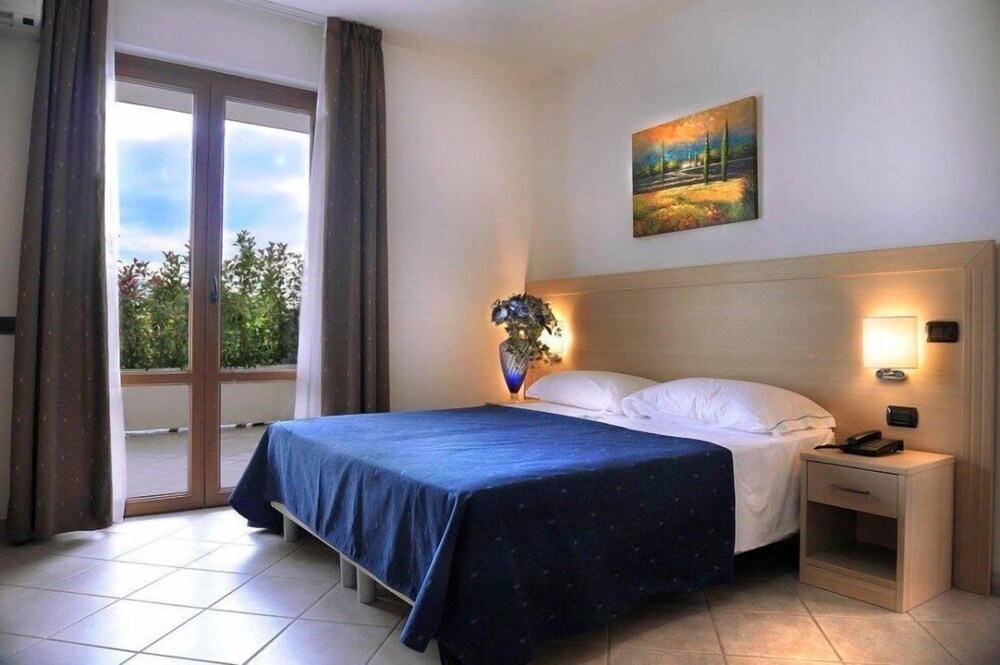 Hotel La Quercia — hotel in Valmontone