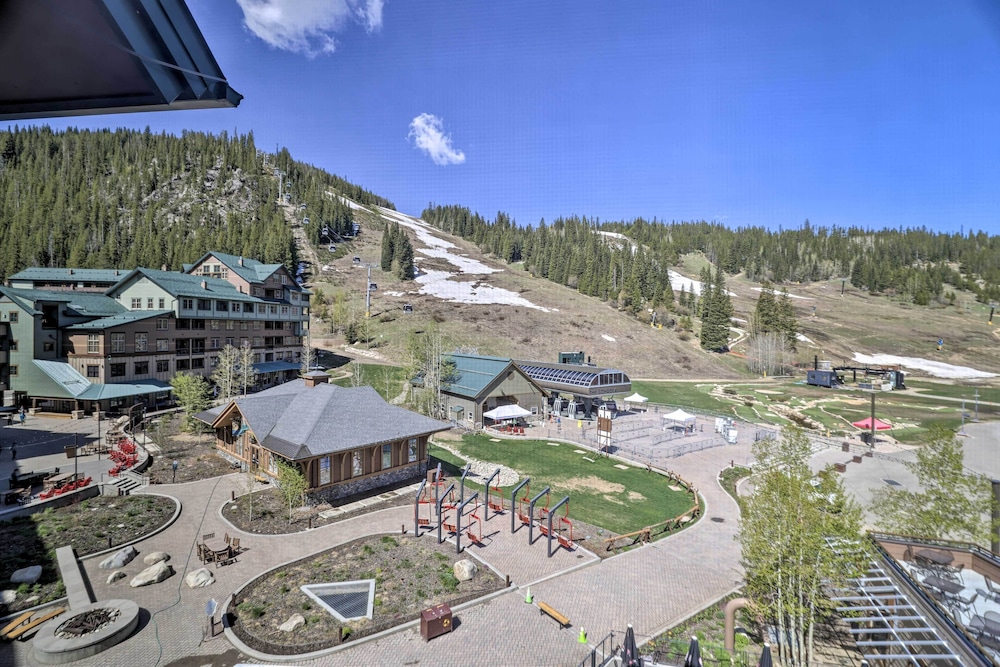Cozy Ski InandSki Out Winter Park Resort Condo - photo 2