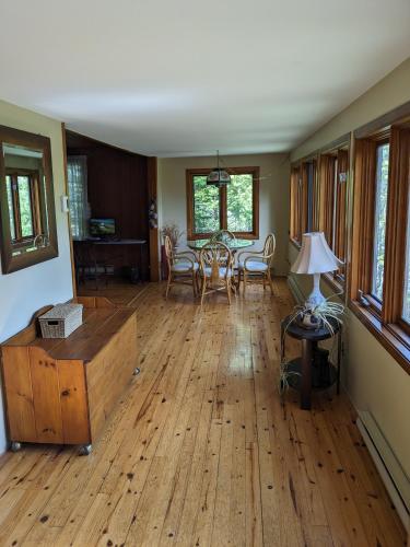Snowflake Escape - carbon neutral hotel in Val-Morin