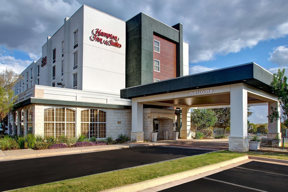 Hampton Inn & Suites Austin Airport - photo 41
