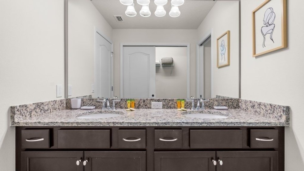 Fun For The Whole Family Townhome At Solterra Resort 5 Bedroom Townhouse by Redawning - photo 23