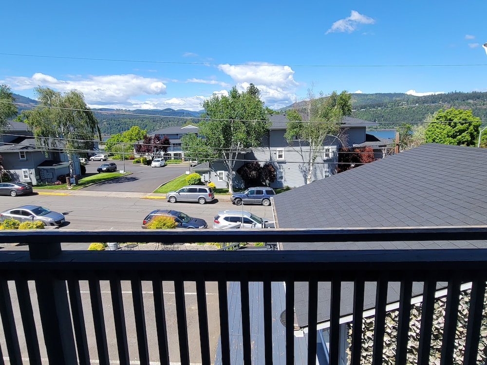 Hood River Suites Apartment Hotel - photo 45