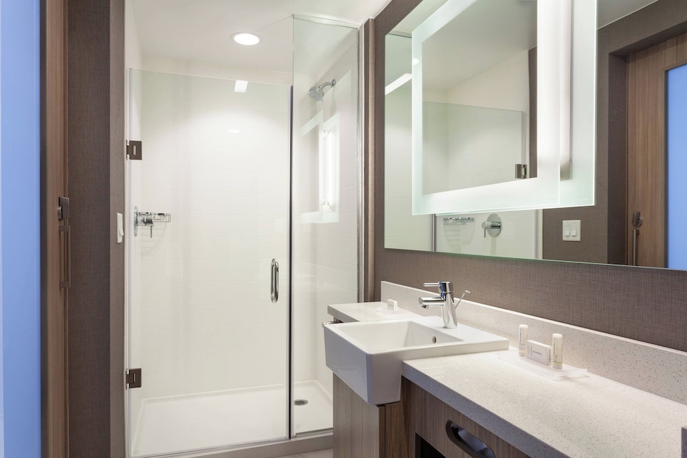 SpringHill Suites by Marriott Orlando at Millenia - photo 9