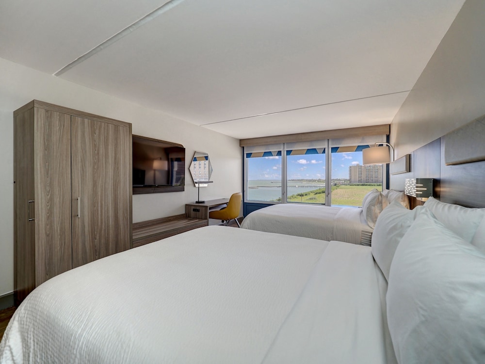 Holiday Inn Express Corpus Christi Beachfront by IHG - photo 22