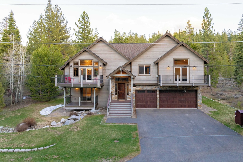 Meyers Meadow By Avantstay Hot Tub Large Deck — South Lake Tahoe