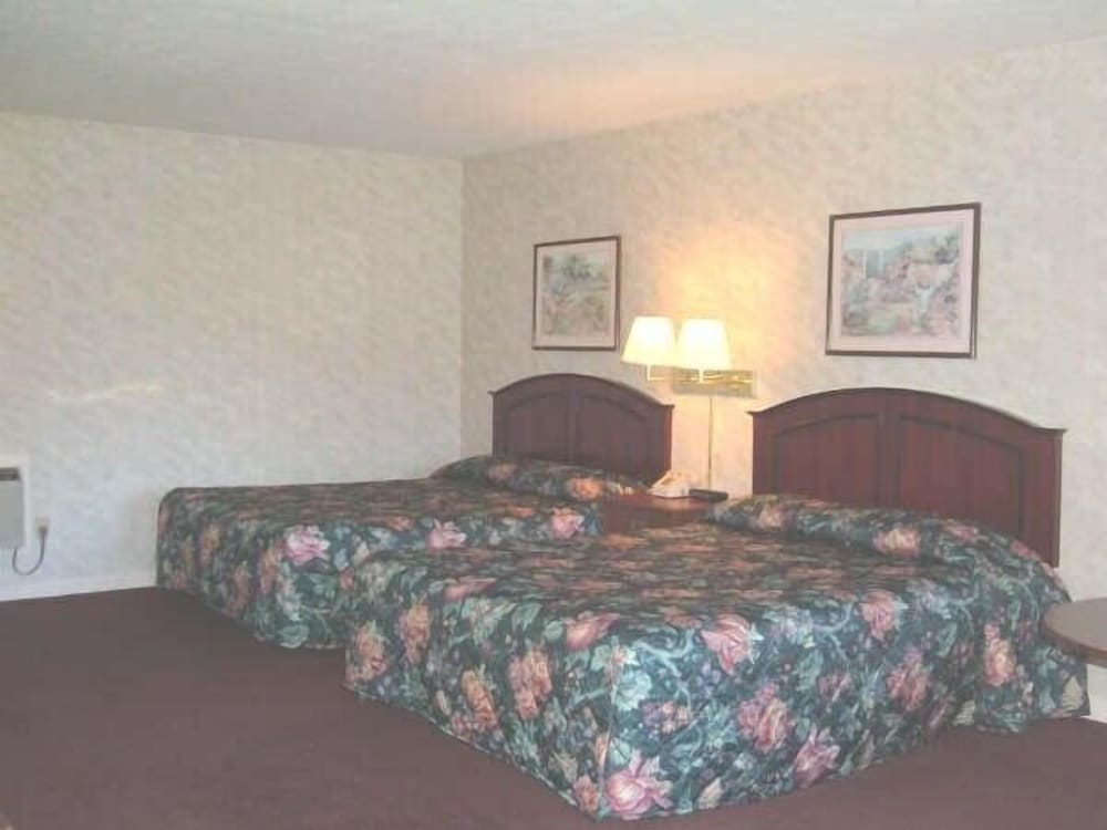 Castlewood Inn - photo 16