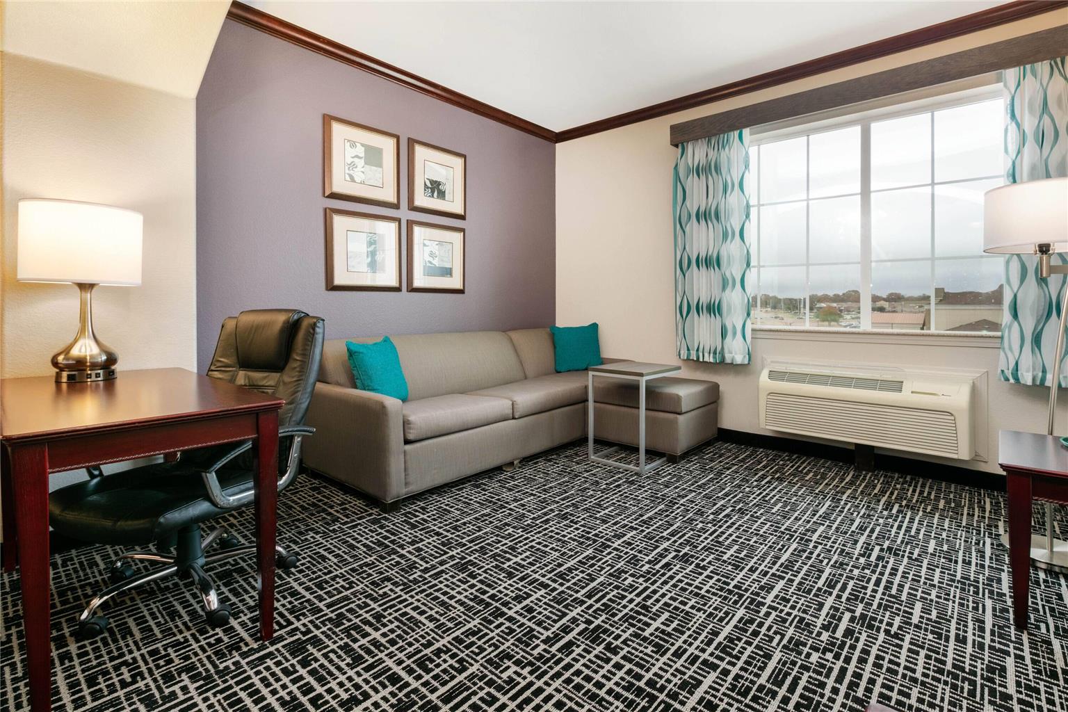 La Quinta Inn & Suites by Wyndham Lindale - photo 19