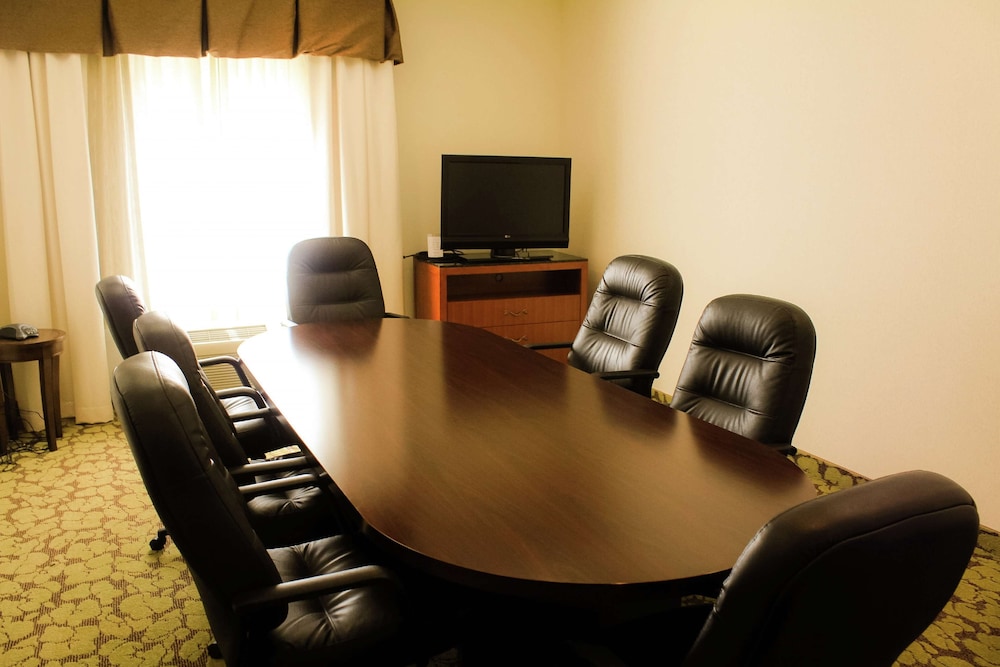 Hilton Garden Inn Redding - photo 52