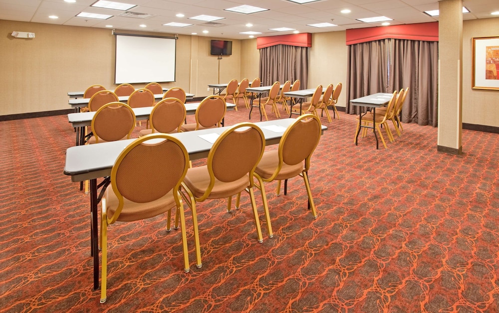 Hampton Inn & Suites Watertown - photo 85