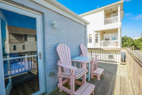 Sojourn's Sea Views with Balcony Sleeps 6 — 4-Star Luxury Hotel in Virginia Beach, United States