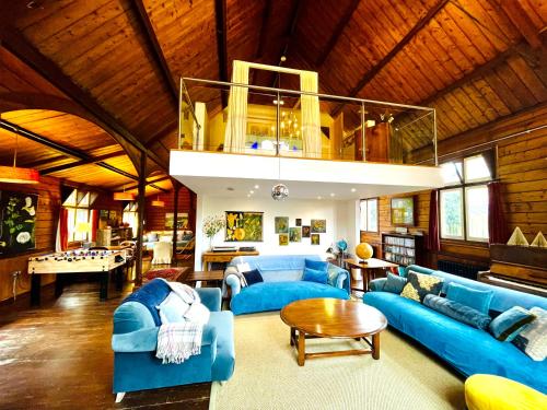Tin tabernacle perfect for group getaways - last minute hotel in Chale
